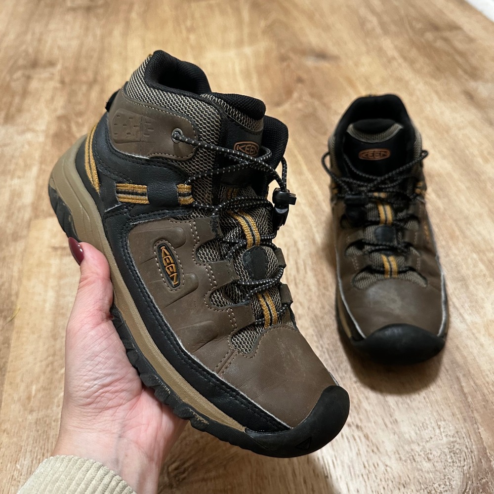 Keen | Kids Brown Black Targhee Waterproof Mid Hiking Lace-Up Boots, Big Boy 4